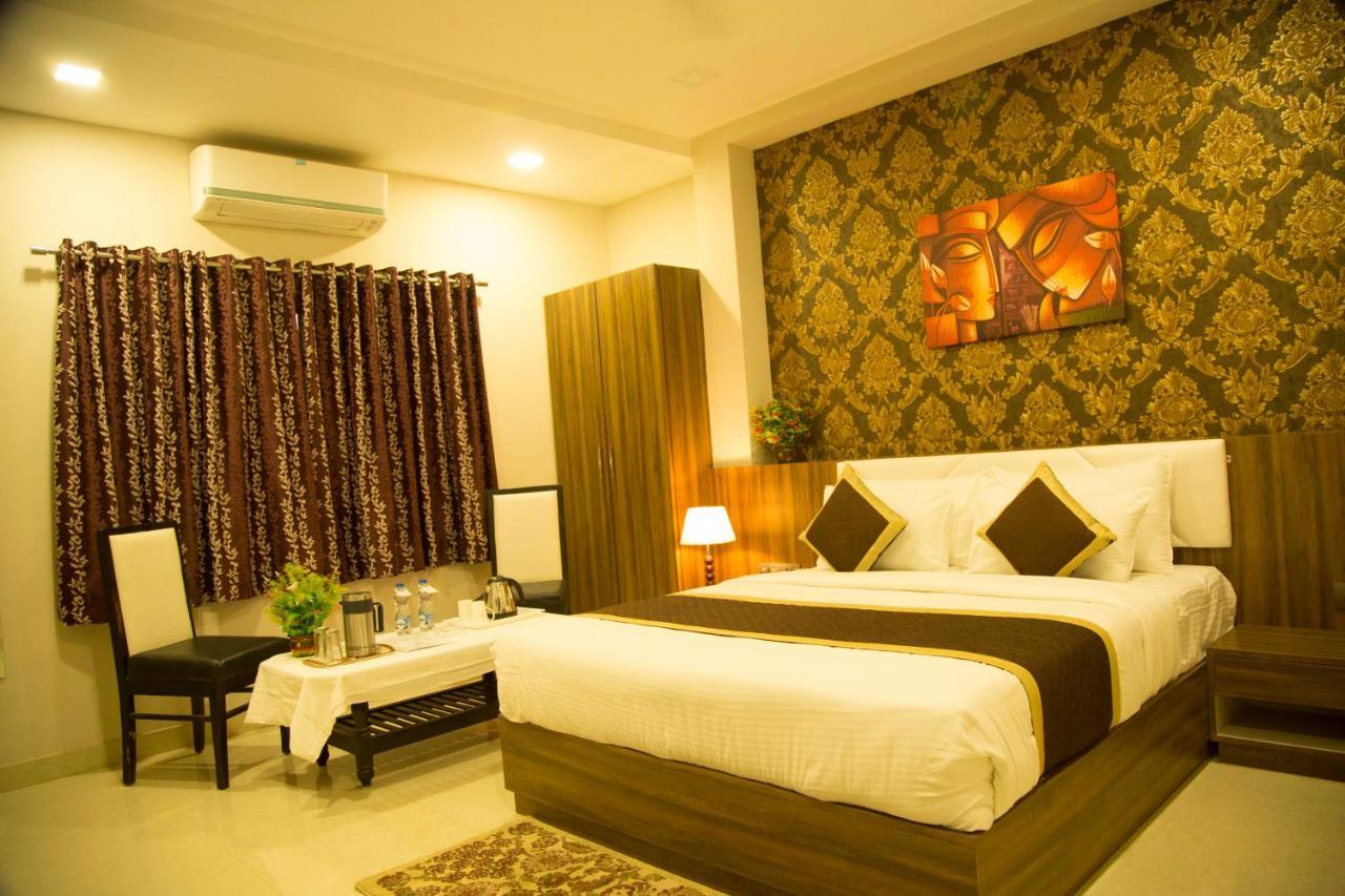 Hotel The Mewar Dabok Eksteriør bilde