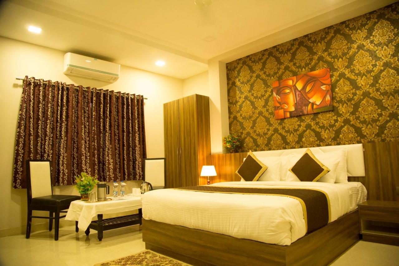 Hotel The Mewar Dabok Eksteriør bilde