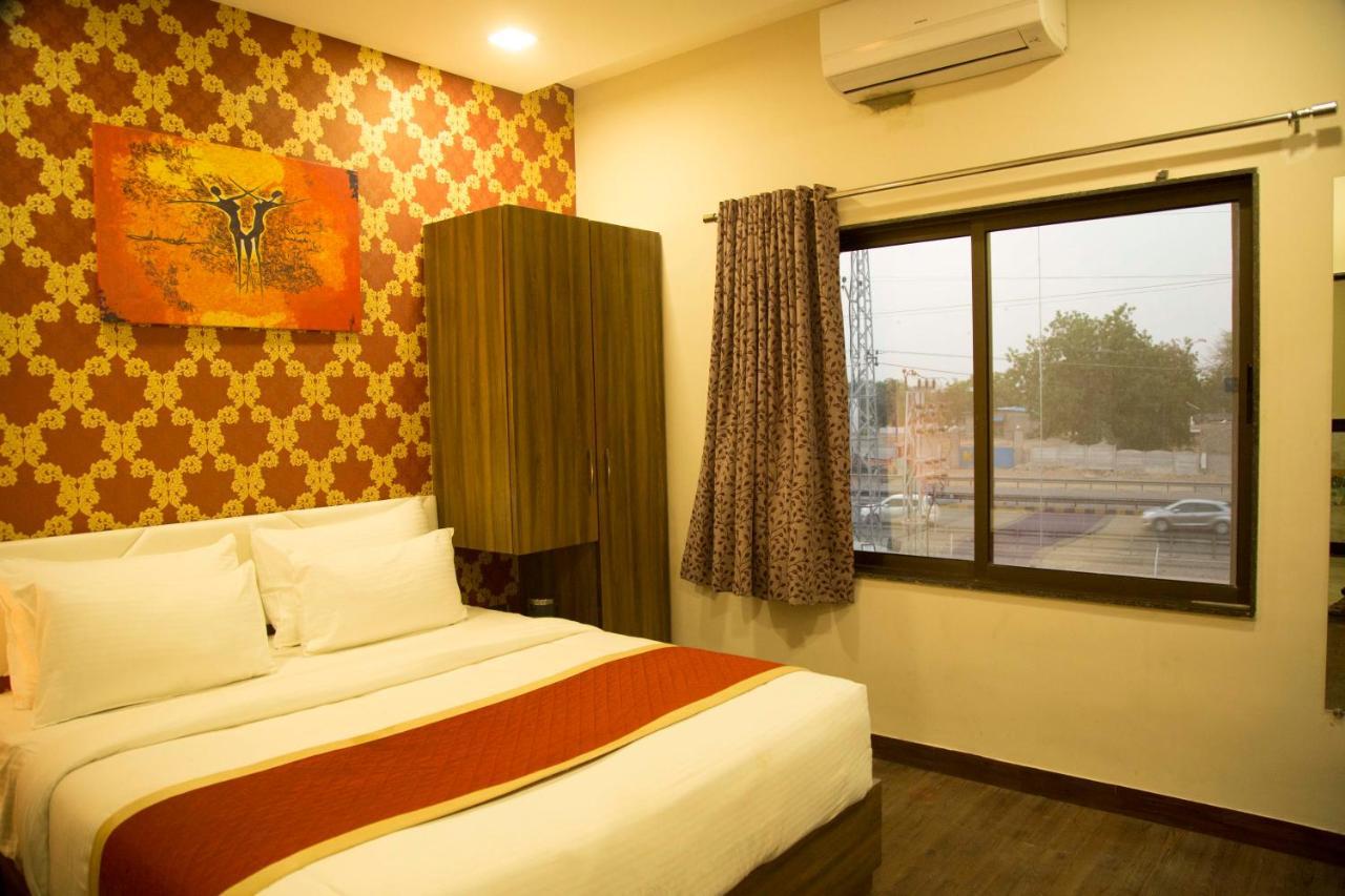 Hotel The Mewar Dabok Eksteriør bilde