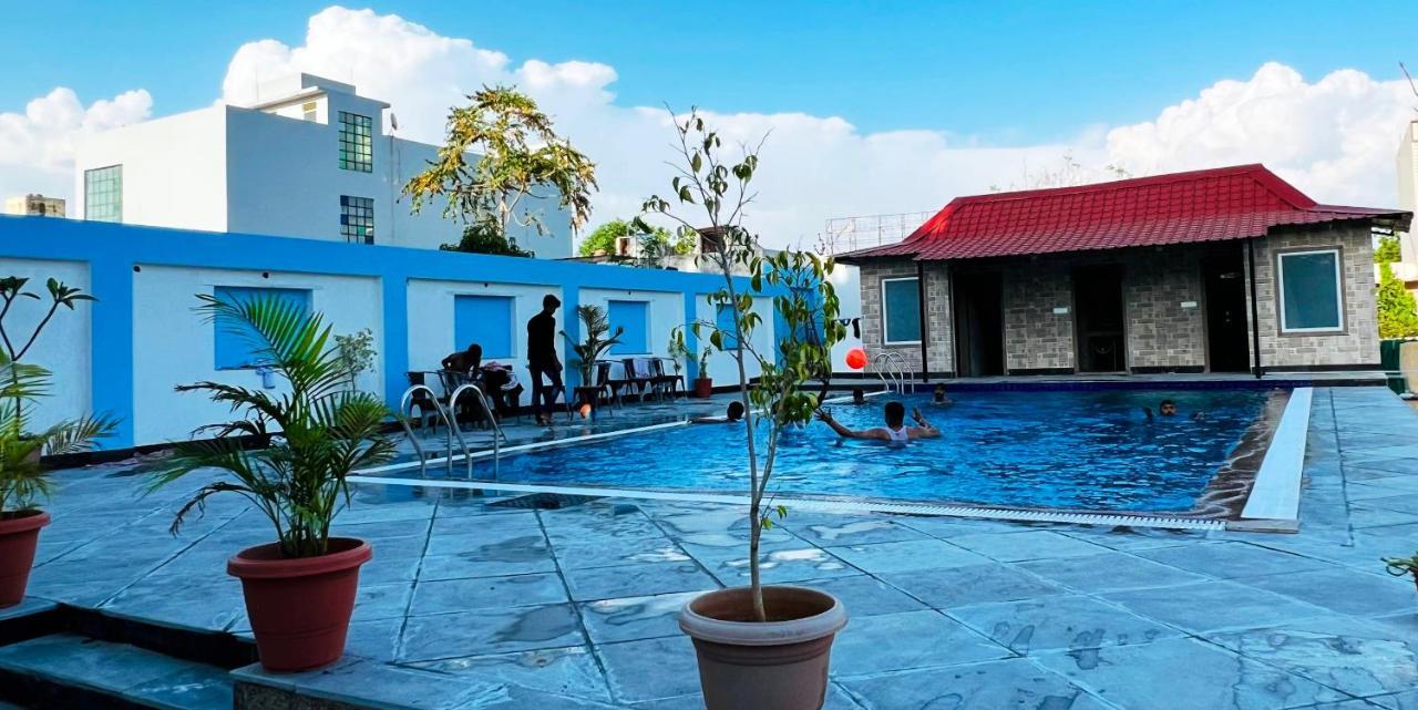 Hotel The Mewar Dabok Eksteriør bilde