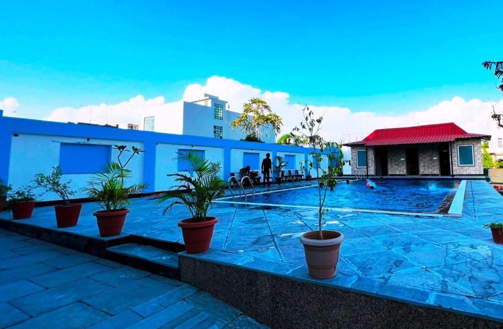 Hotel The Mewar Dabok Eksteriør bilde